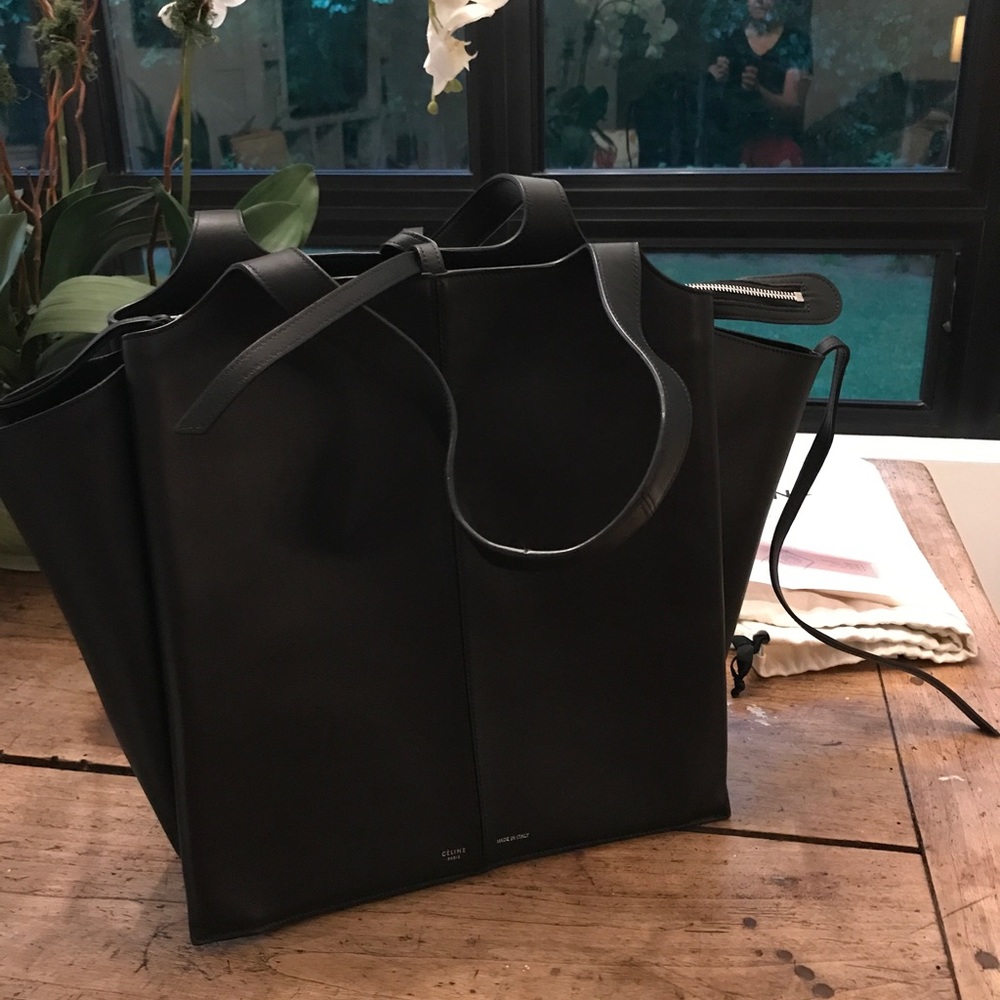 Celine Vertical Tri-fold Tote - Picture 3 of 9